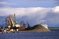 ЧерМК увеличил отгрузку продукции водным транспортом трубным предприятиям РФ