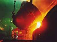 В плавильном цехе Кольской горно-металлургической компании (дочернее предприятие ГМК Норильский никель) установлен новый мостовой электрический грейферный кран.  Вновь приобретенное оборудование заменит старое, выработавшее свой технологический ресурс. По